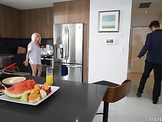 Blonde Darling Aria Banks Give A Deep Throat And Gets Fucked Hard