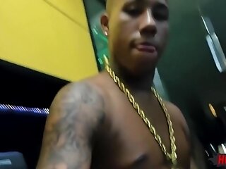 Arthuzinho Carioca, Faggot Porno And China Bagda In Mamando O Amigo Na Cozinha Escondido 14 Min