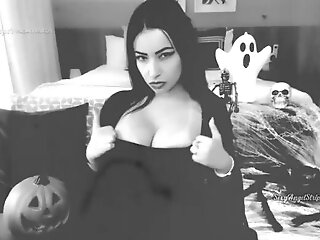 Virtual Hookup With Morticia Addams Costume Play: Gonzo Point Of View Doggystyle & Facial Cumshot Cum-shot