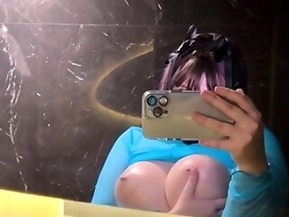 Love Converse Big Funbags Brown-haired Masturbating For Webcam